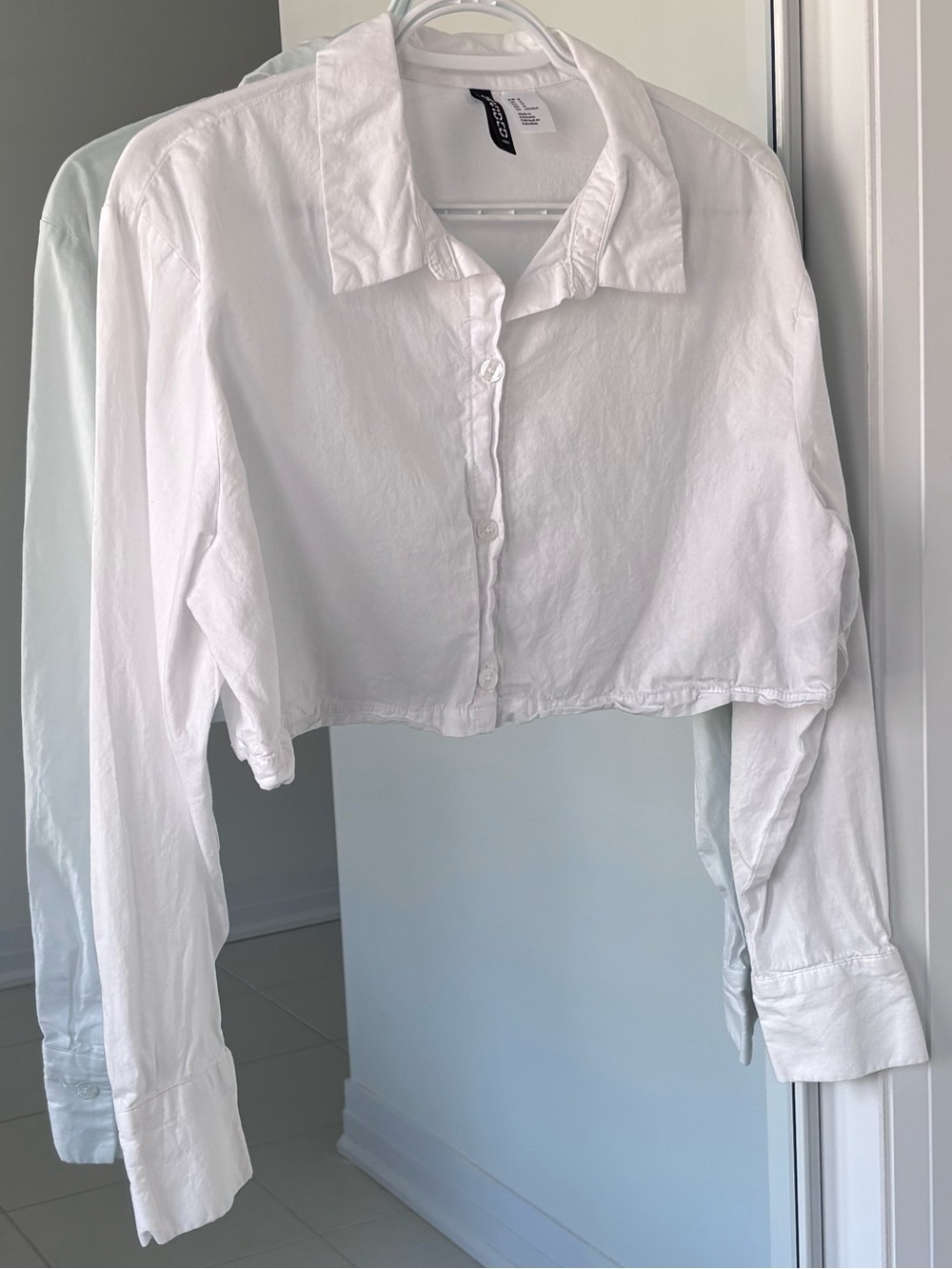 H&M Crop Long Sleeve Button Up Cotton Shirt in White